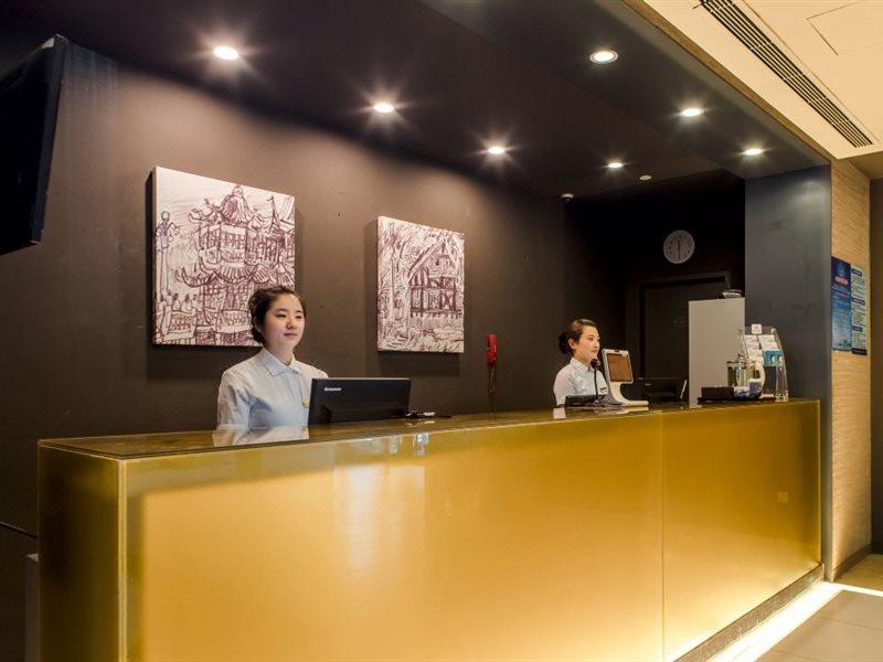 Jinjiang Inn Select Qingdao Henan Road Railway Station Bagian luar foto