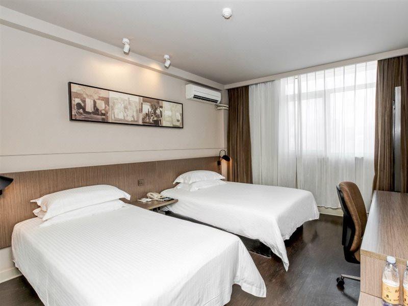 Jinjiang Inn Select Qingdao Henan Road Railway Station Bagian luar foto